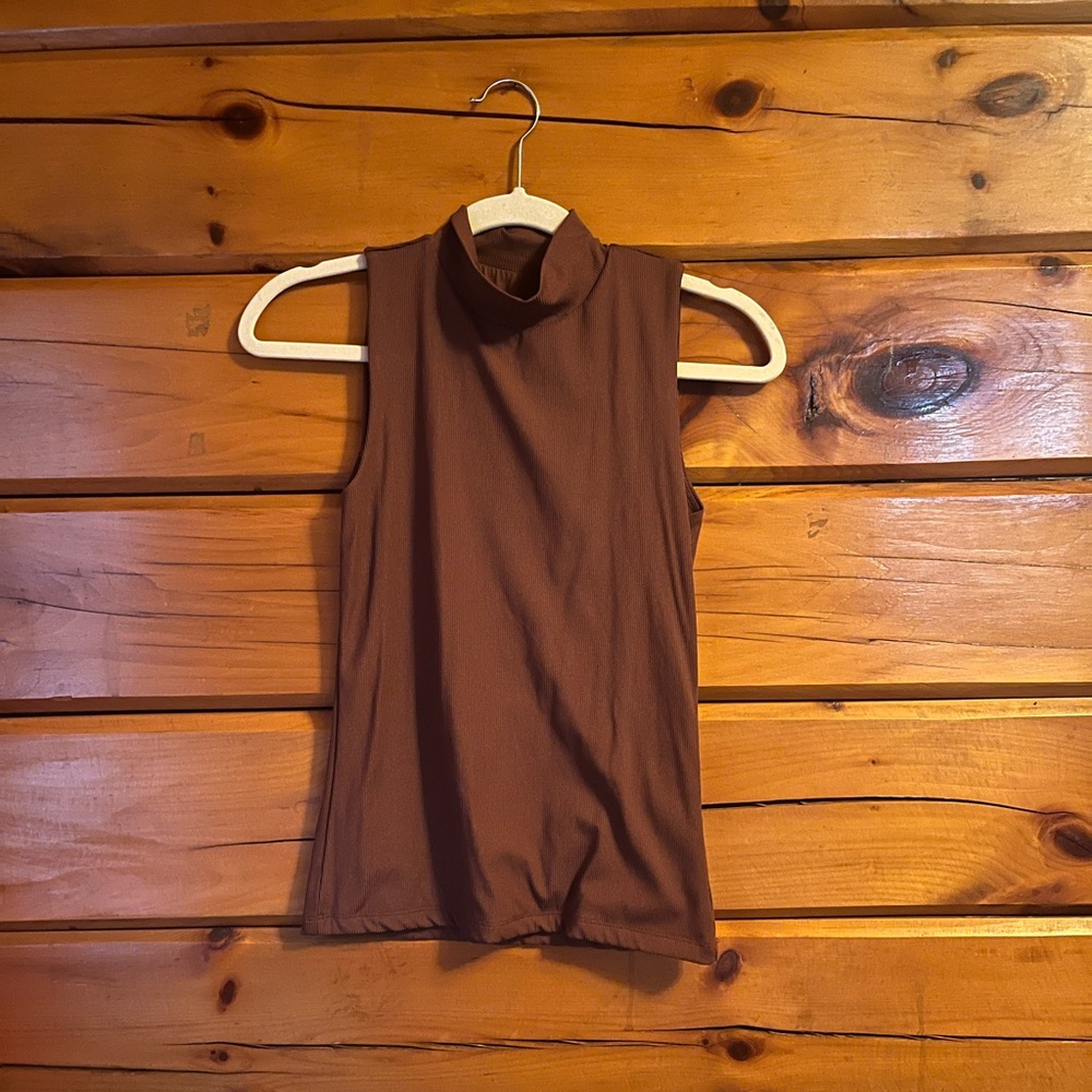 Tahari Chocolate Brown Sleeveless Blouse